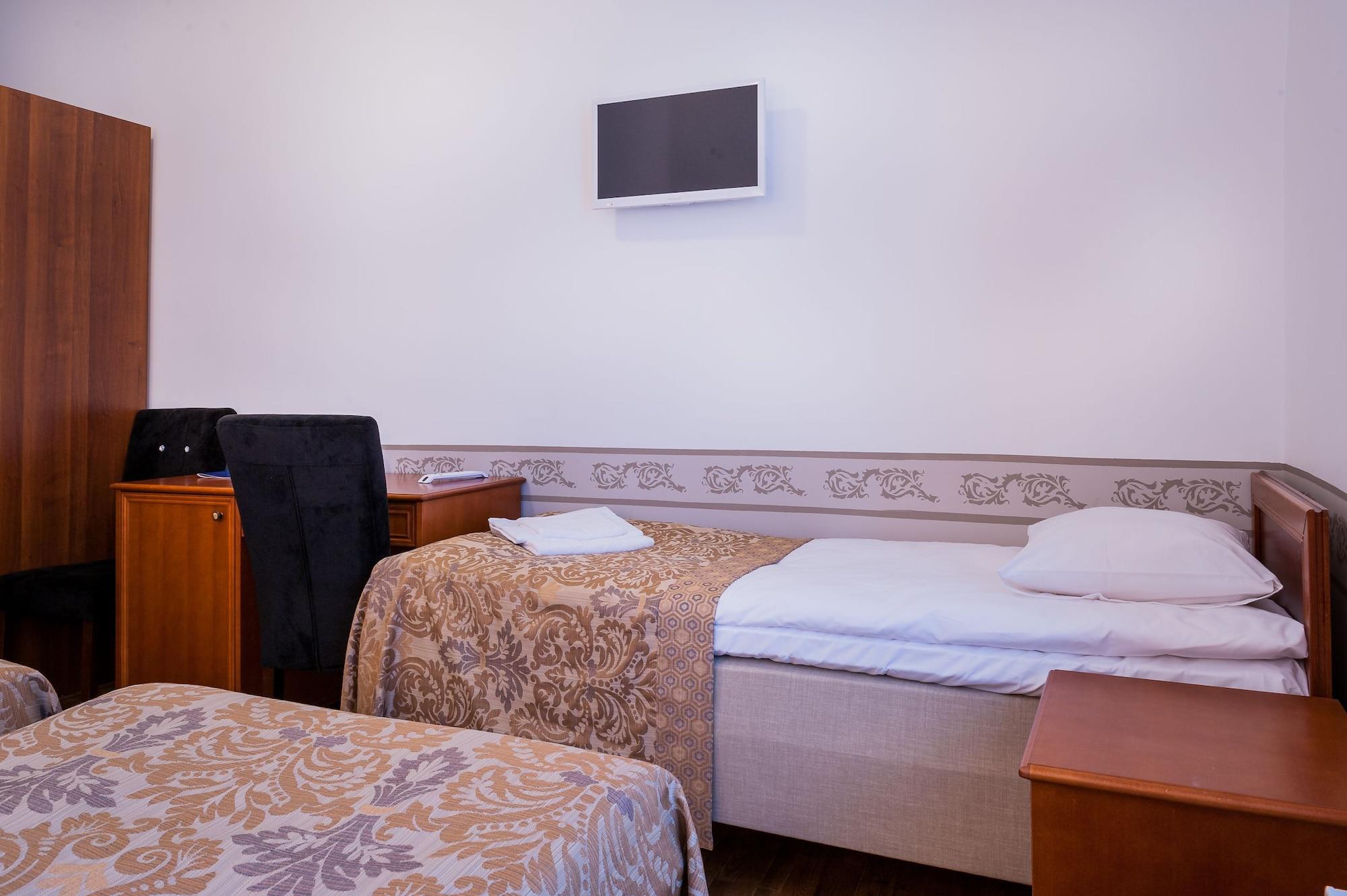 ทรี คราวน์ เรสซิเดนท์ Hotel ทาลลินน์ ภายนอก รูปภาพ