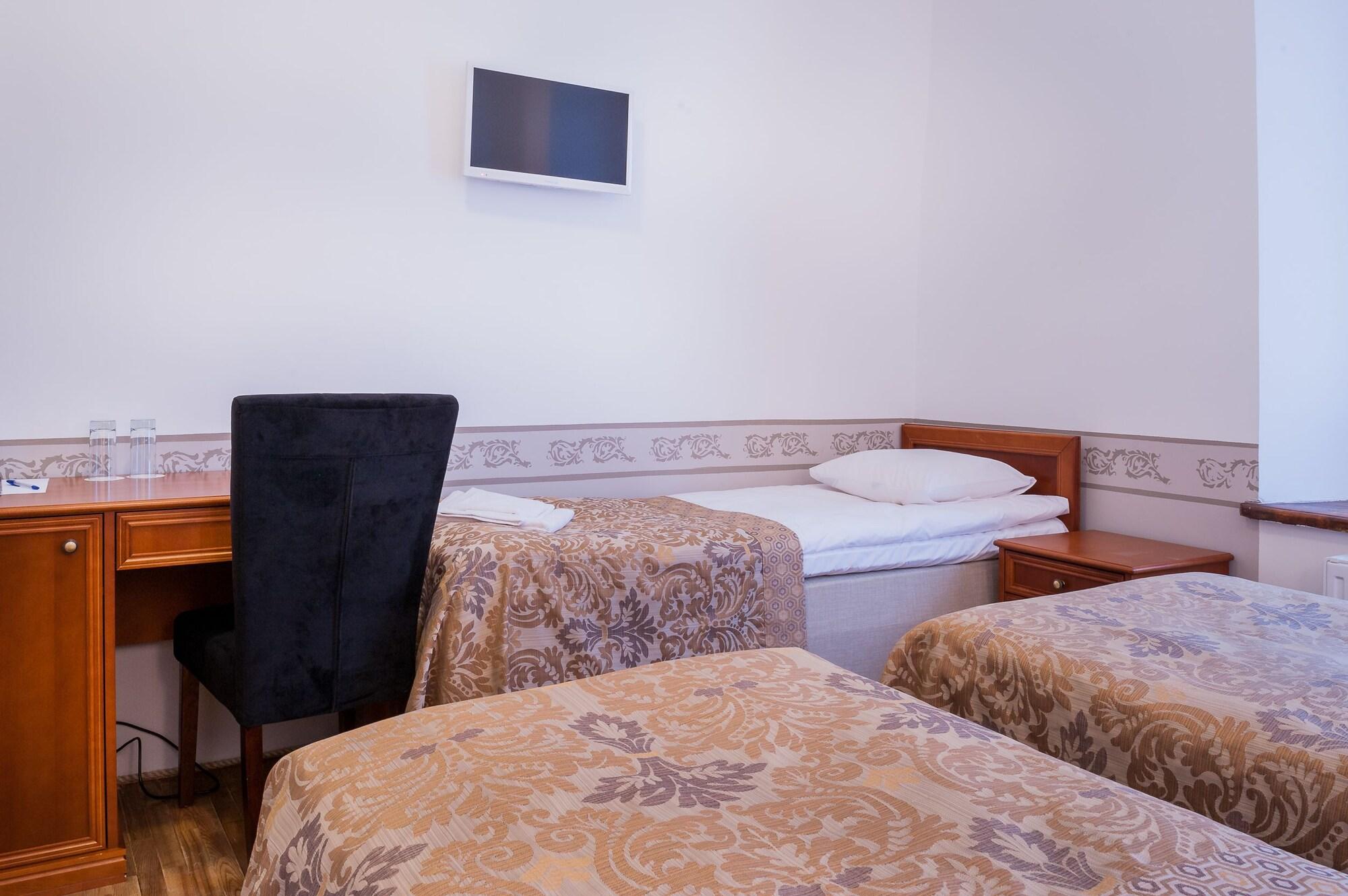 ทรี คราวน์ เรสซิเดนท์ Hotel ทาลลินน์ ภายนอก รูปภาพ