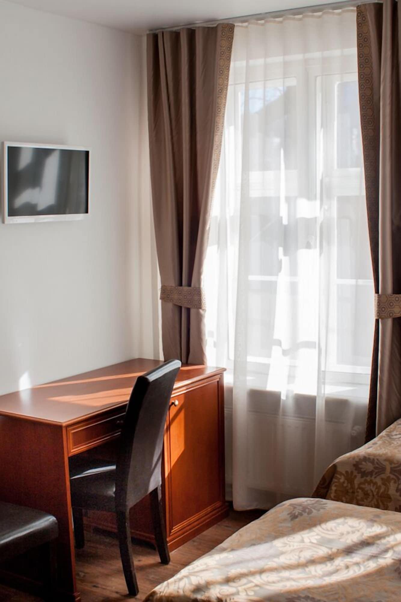 ทรี คราวน์ เรสซิเดนท์ Hotel ทาลลินน์ ภายนอก รูปภาพ